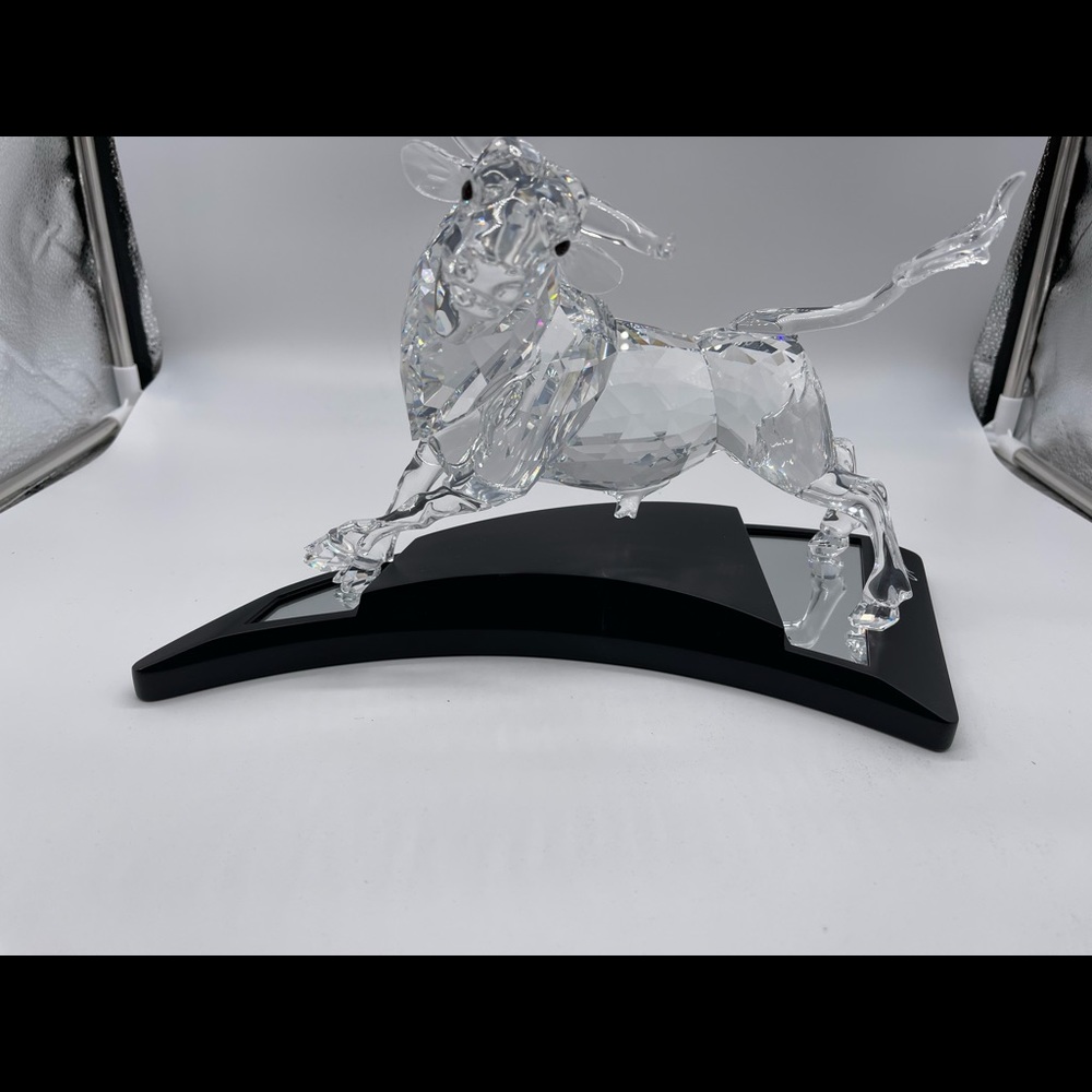 2004 Swarovski Crystal Limited Edition "The Bull"